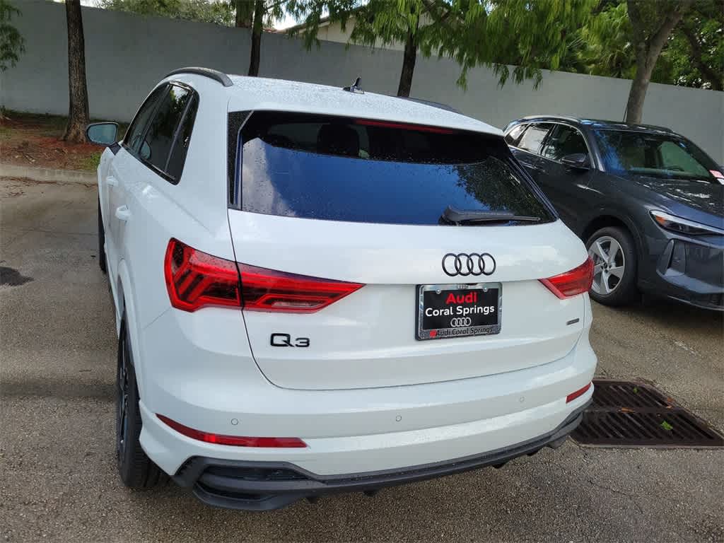 Thumbnail: 2025 Audi Q3 - 4