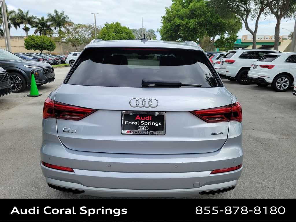 Thumbnail: 2020 Audi Q3 - 13
