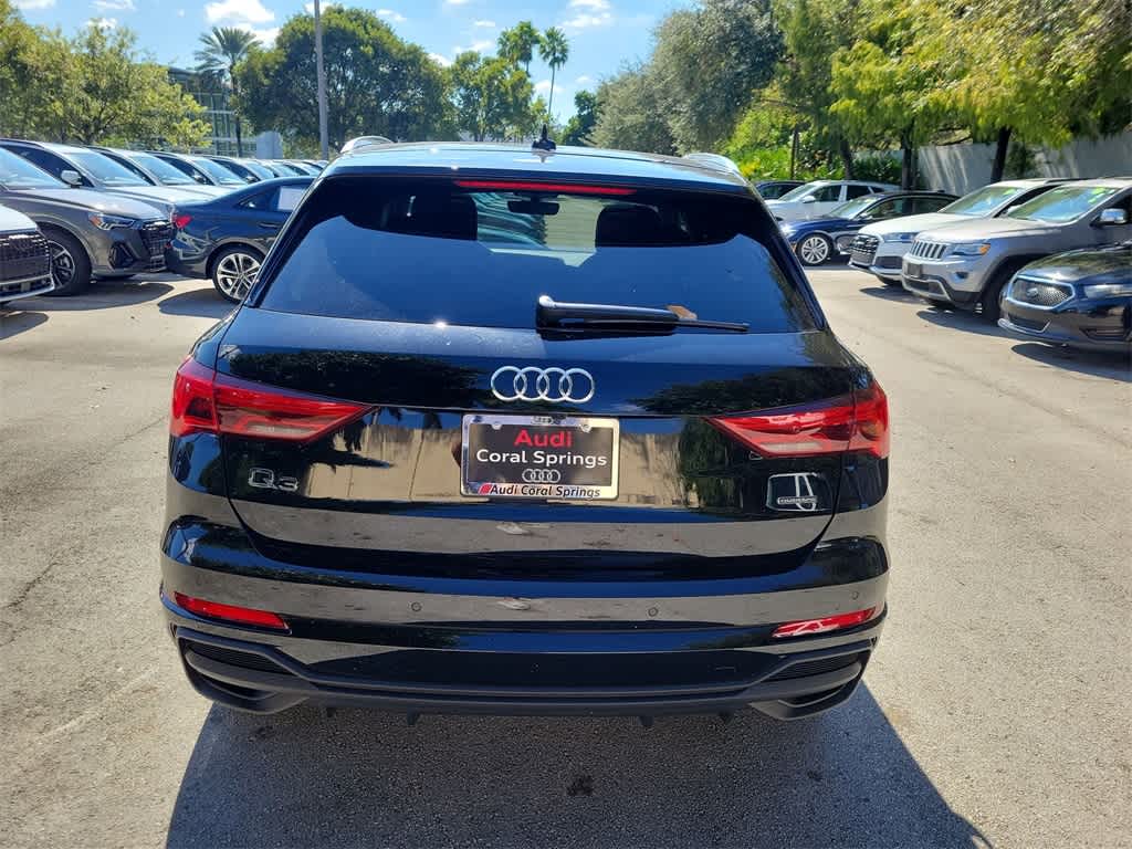 Thumbnail: 2025 Audi Q3 - 13