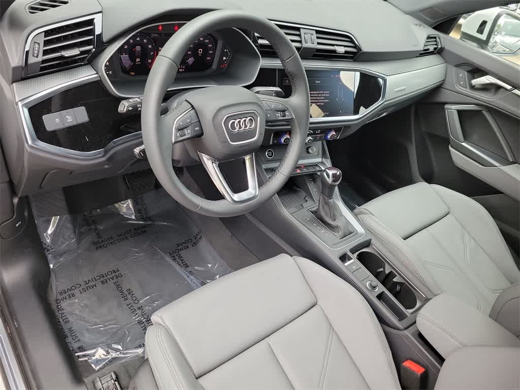 Thumbnail: 2025 Audi Q3 - 2