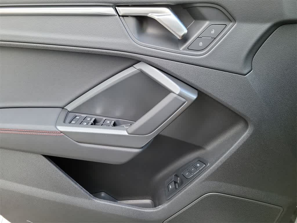 Thumbnail: 2025 Audi Q3 - 27