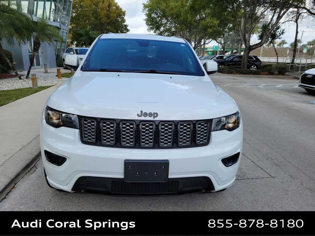 Thumbnail: 2019 Jeep Grand Cherokee - 3