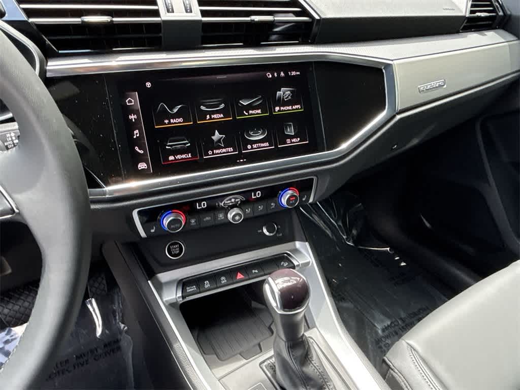 Thumbnail: 2025 Audi Q3 - 30