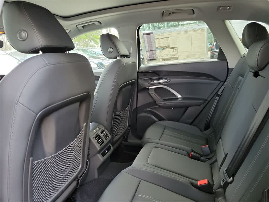 Thumbnail: 2025 Audi Q5 - 12