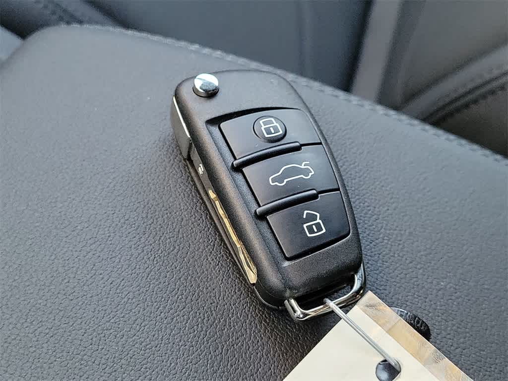 Thumbnail: 2025 Audi Q3 - 28