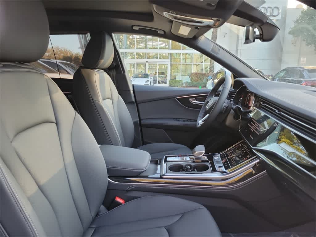 Thumbnail: 2026 Audi Q8 - 14