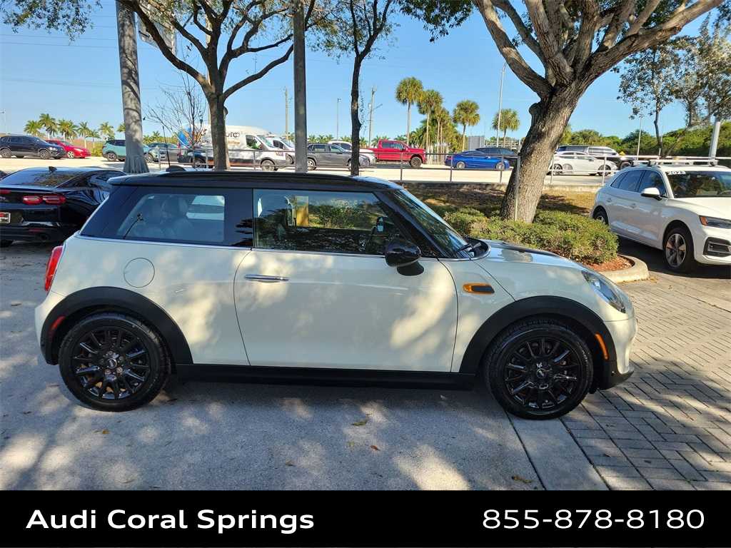 Thumbnail: 2018 MINI Cooper Hardtop - 9