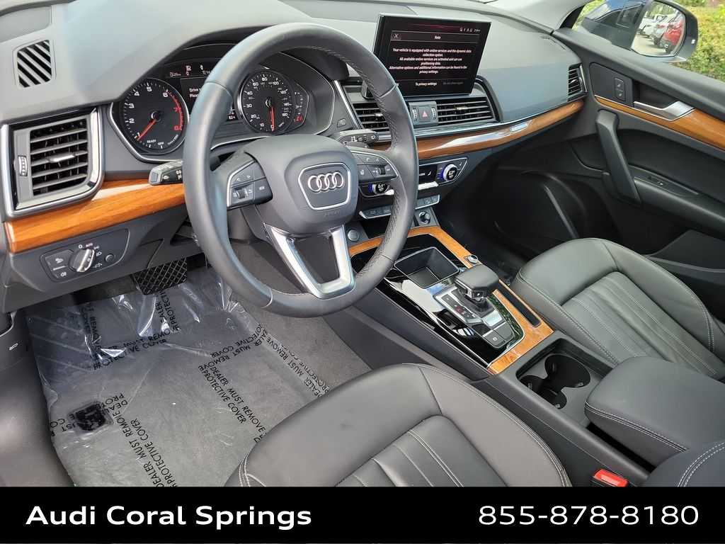 Thumbnail: 2023 Audi Q5 - 10