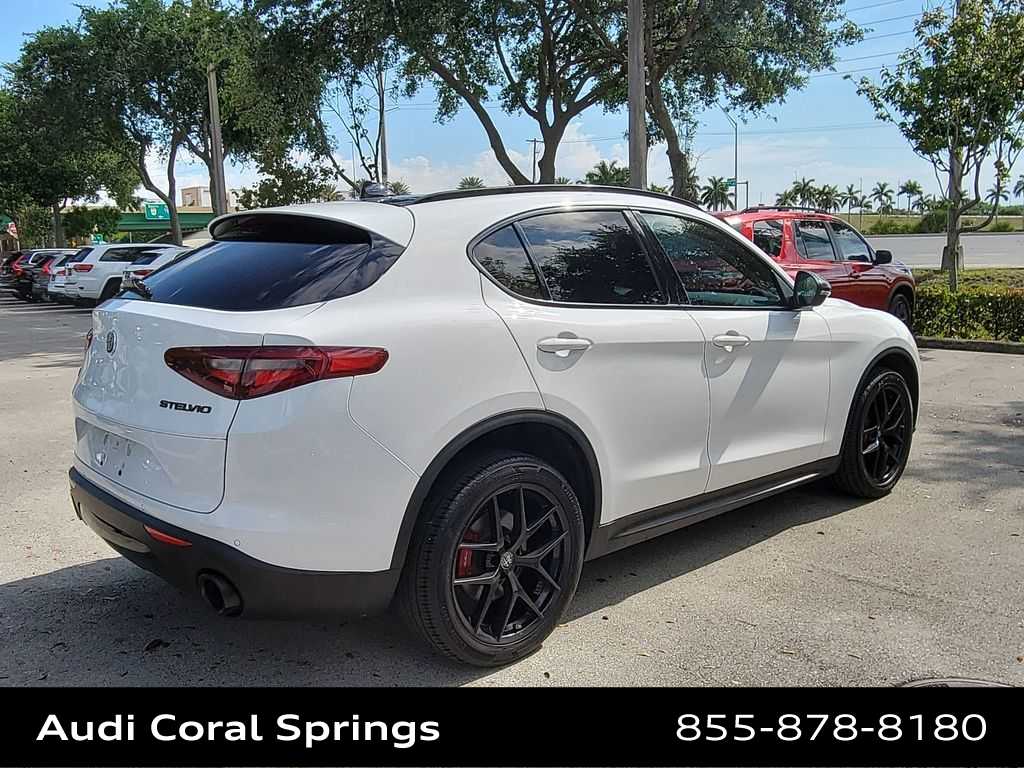 Thumbnail: 2019 Alfa Romeo Stelvio - 8