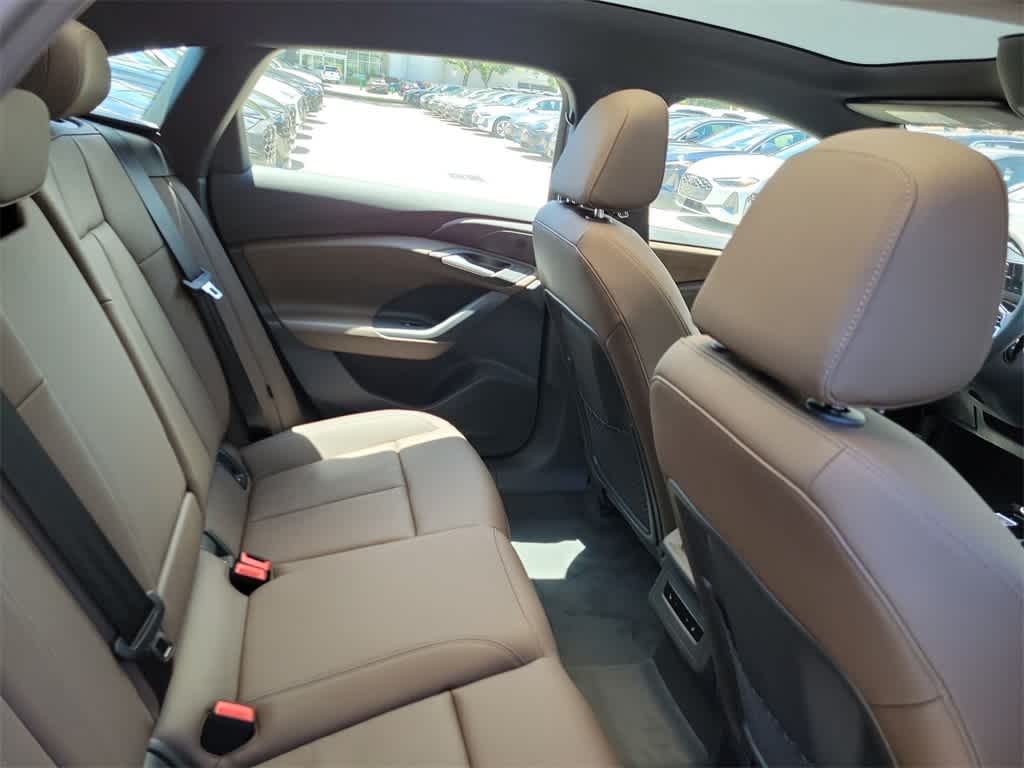 Thumbnail: 2025 Audi A8 - 13