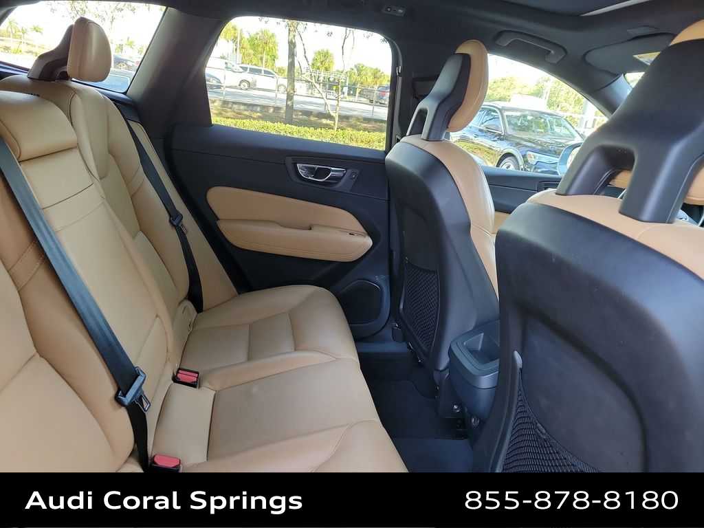 Thumbnail: 2019 Volvo XC60 - 21