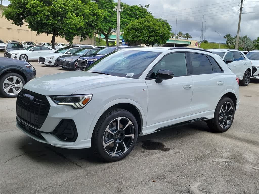 Thumbnail: 2025 Audi Q3 - 4