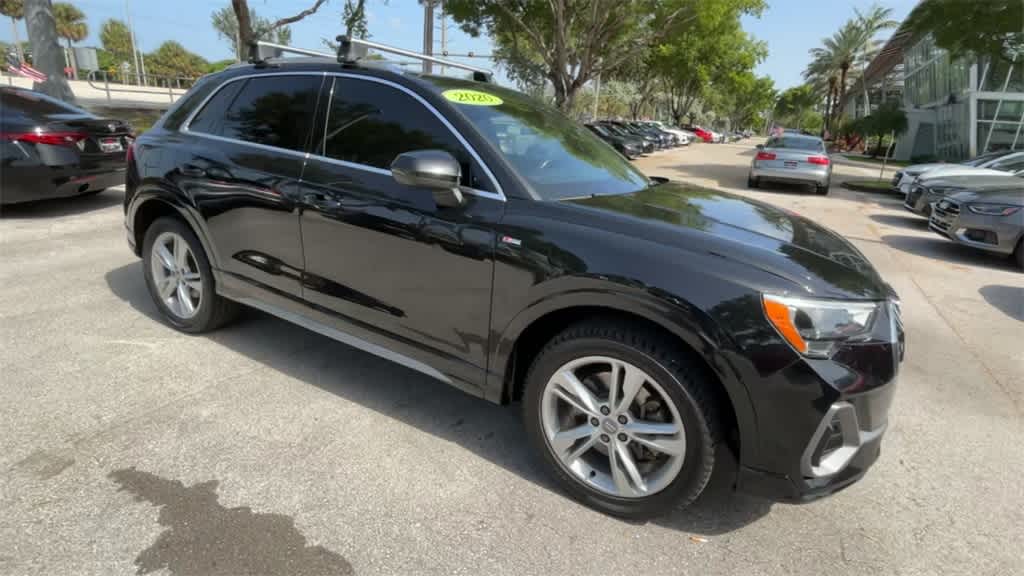 Thumbnail: 2020 Audi Q3 - 2