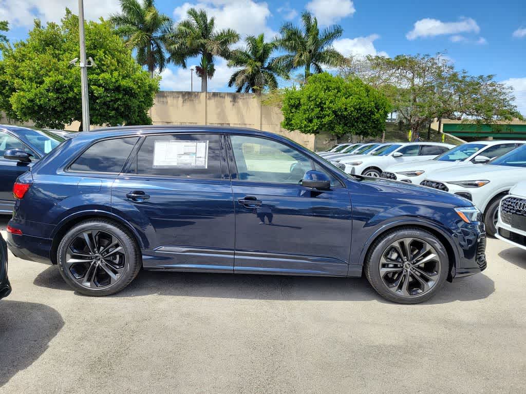 Thumbnail: 2026 Audi Q7 - 9