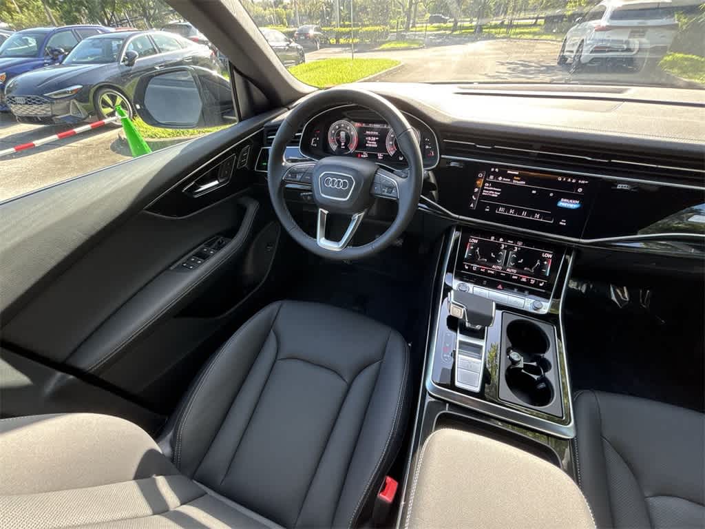 Thumbnail: 2025 Audi Q8 - 15