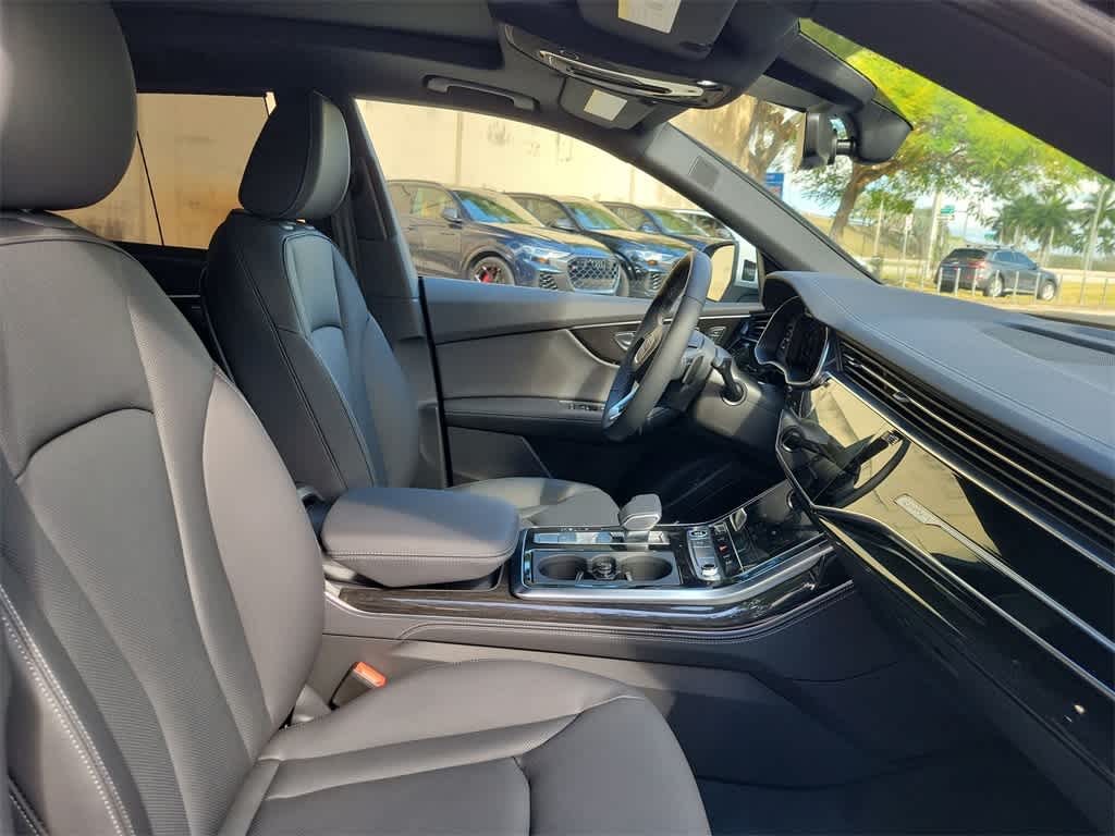 Thumbnail: 2026 Audi Q8 - 22