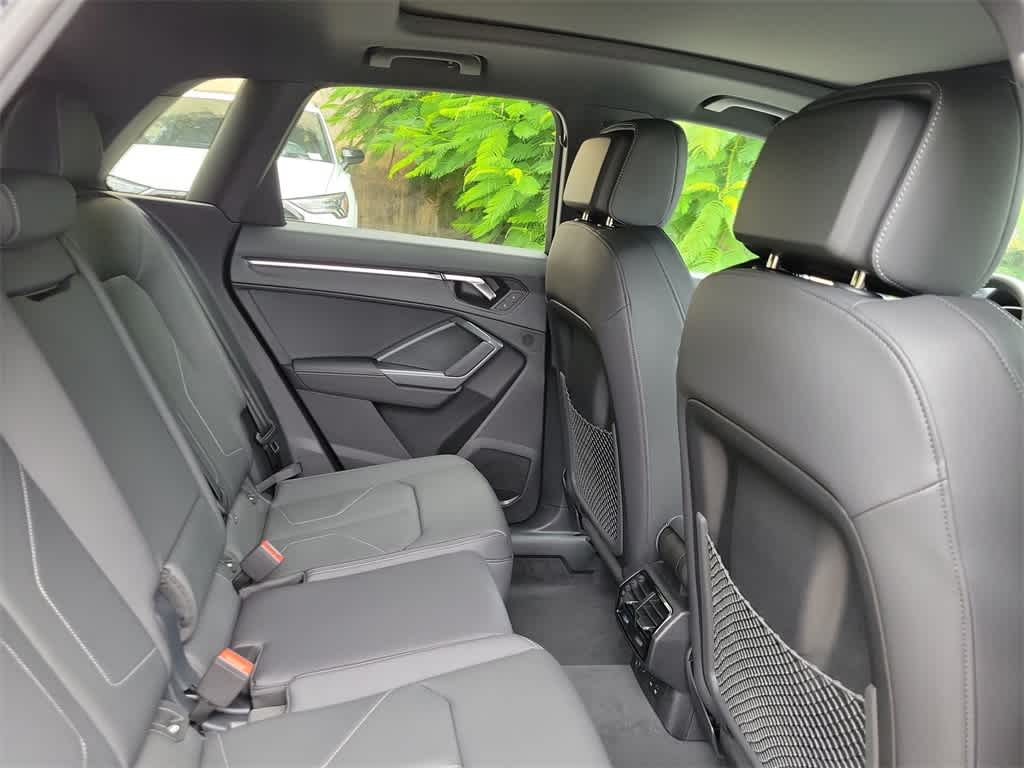 Thumbnail: 2025 Audi Q3 - 21