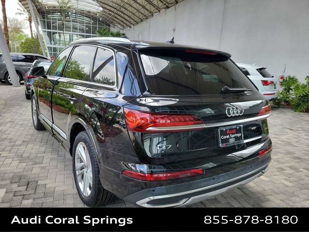 Thumbnail: 2023 Audi Q7 - 12
