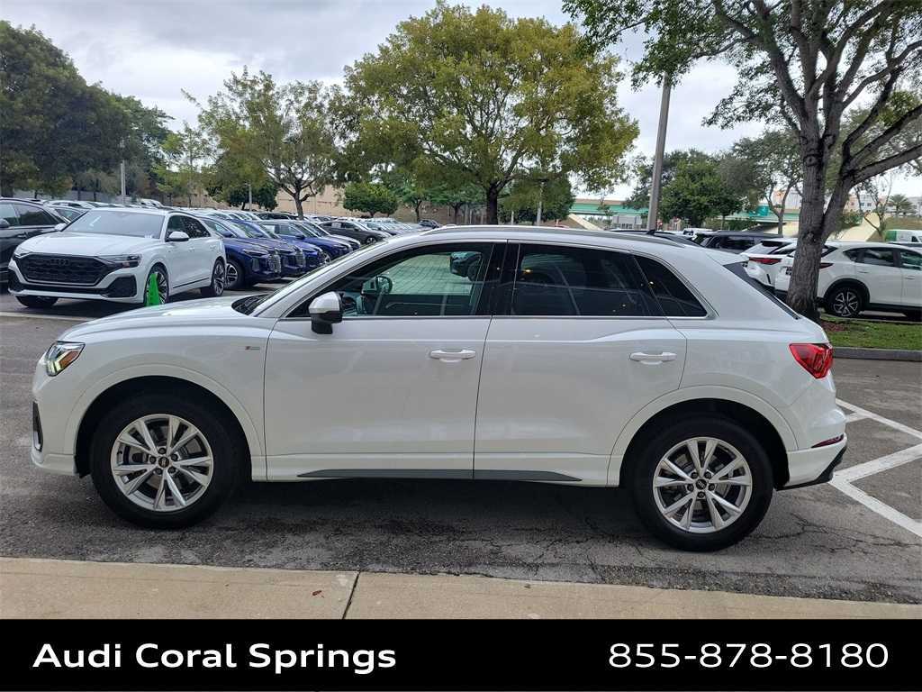 Thumbnail: 2023 Audi Q3 - 11