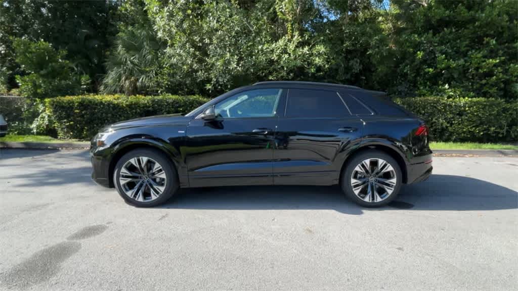 Thumbnail: 2025 Audi Q8 - 5