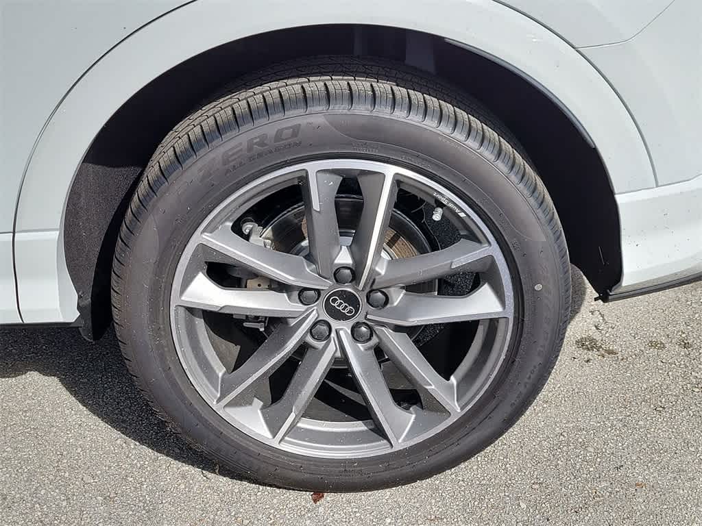 Thumbnail: 2025 Audi Q3 - 16