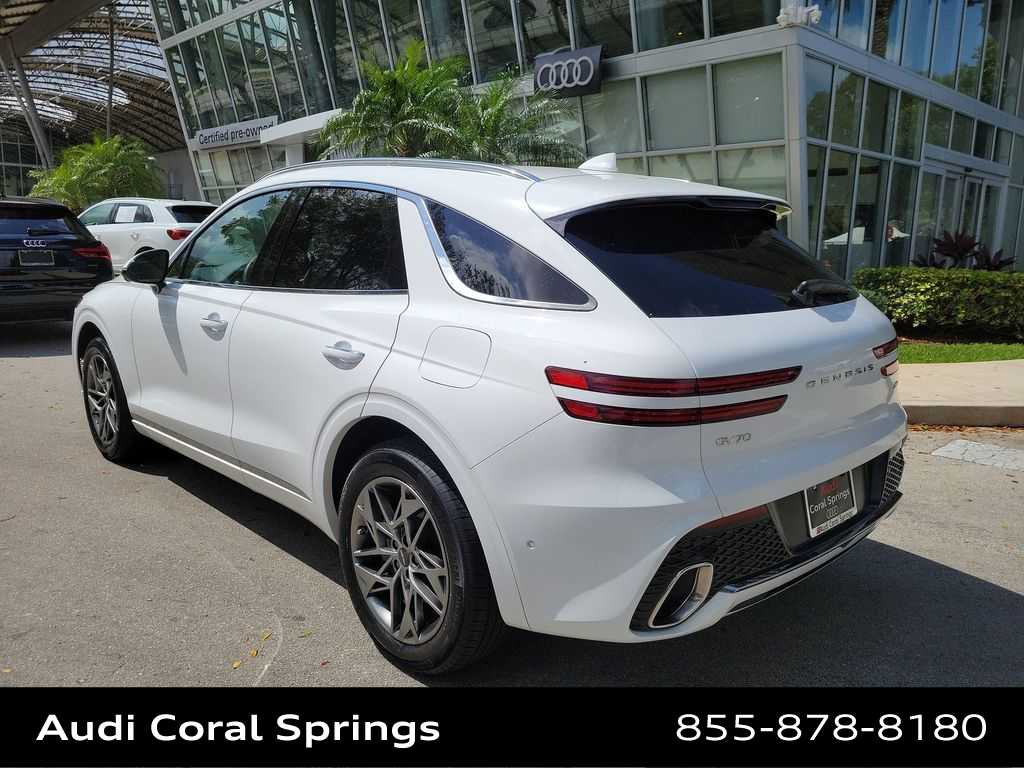 Thumbnail: 2022 Genesis GV70 - 12