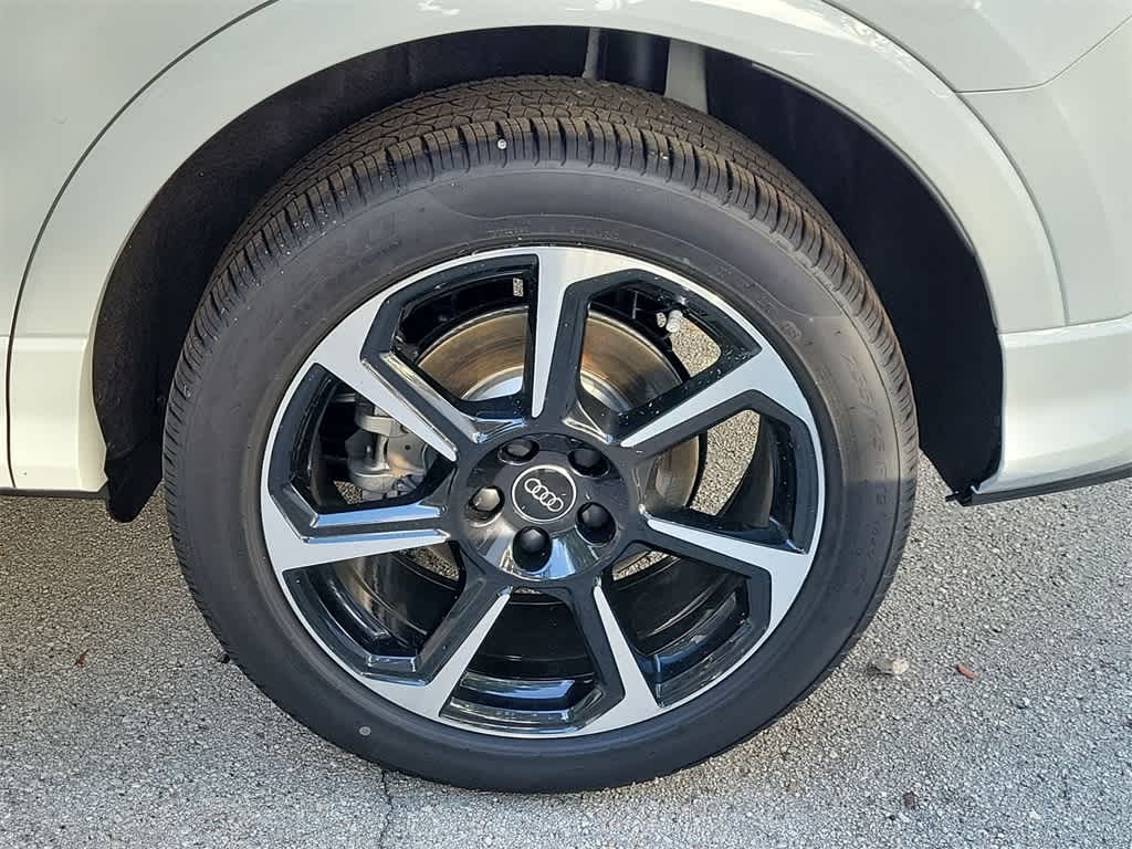 Thumbnail: 2025 Audi Q3 - 8