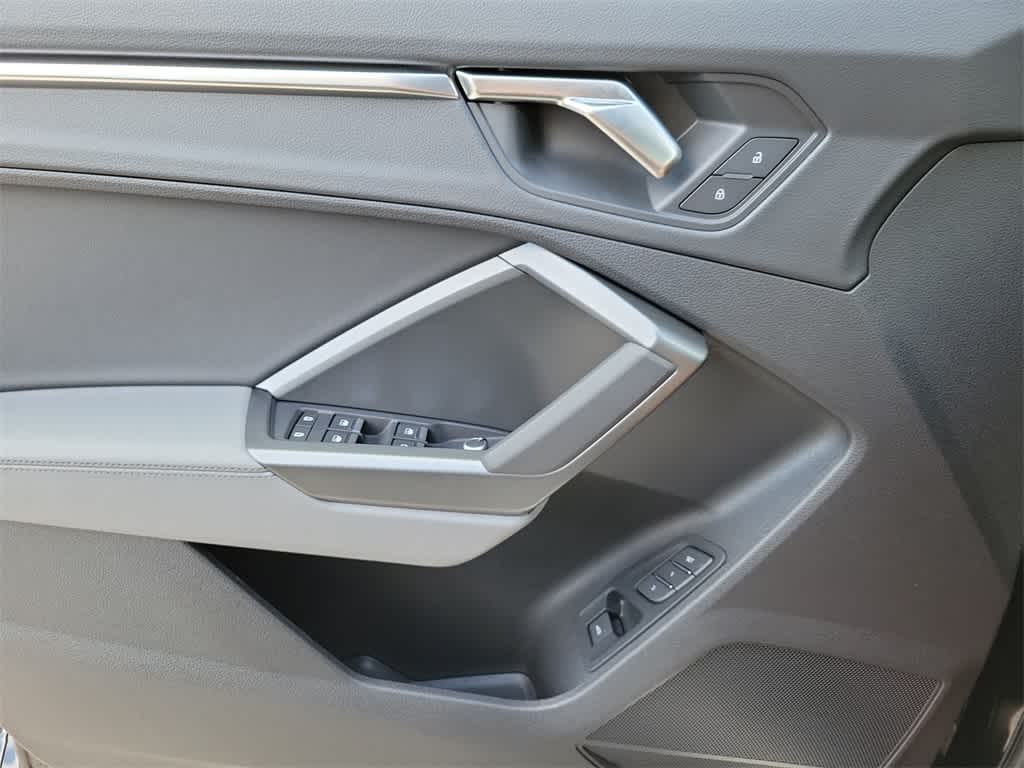 Thumbnail: 2025 Audi Q3 - 19