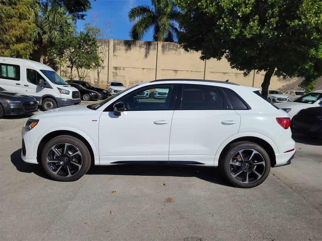 Thumbnail: 2025 Audi Q3 - 11