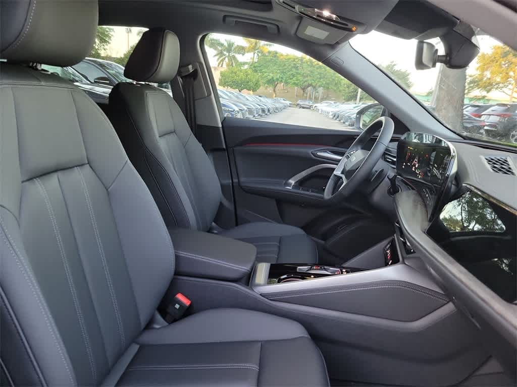 Thumbnail: 2025 Audi Q5 - 22