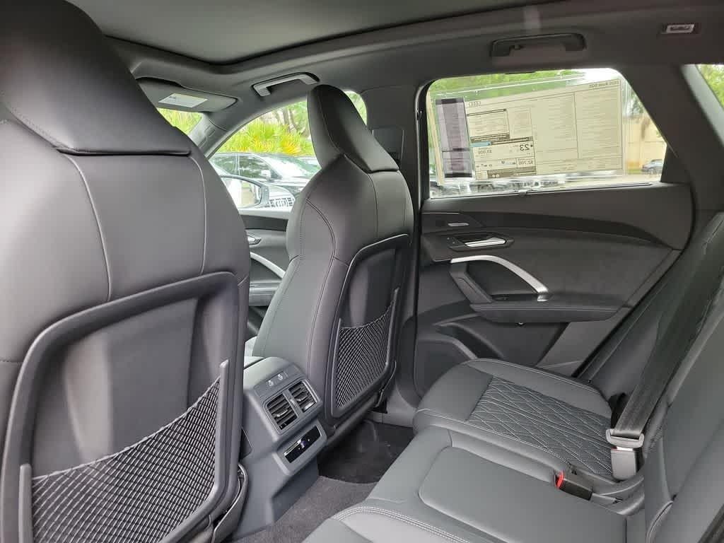 Thumbnail: 2026 Audi SQ5 - 20