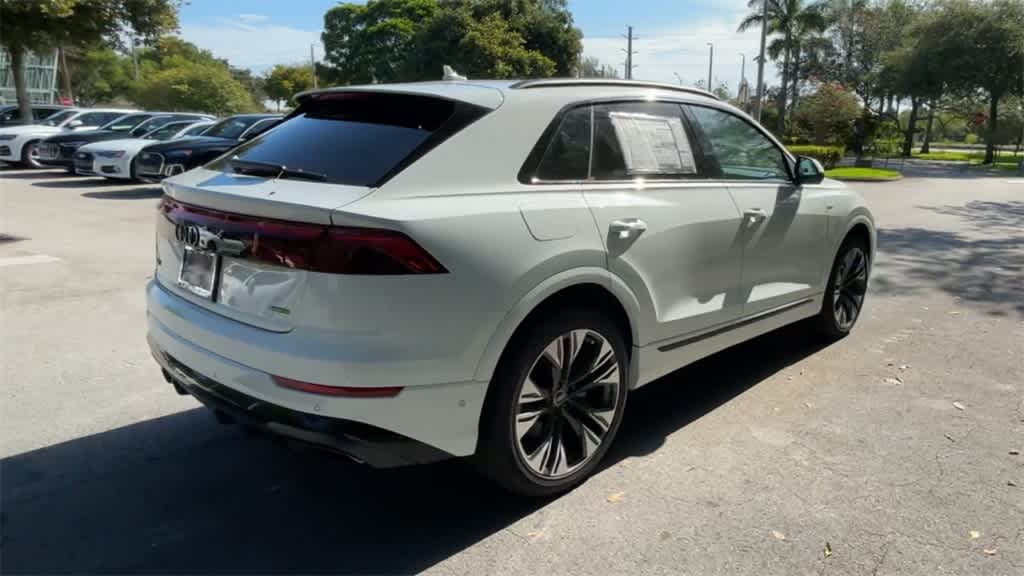 Thumbnail: 2025 Audi Q8 - 8