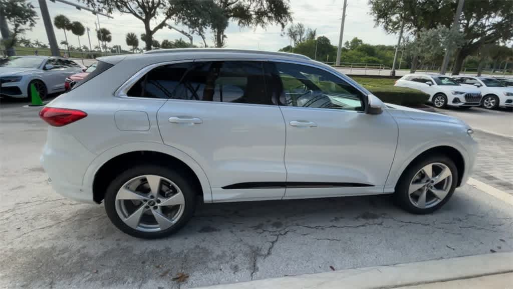 Thumbnail: 2025 Audi Q5 - 9