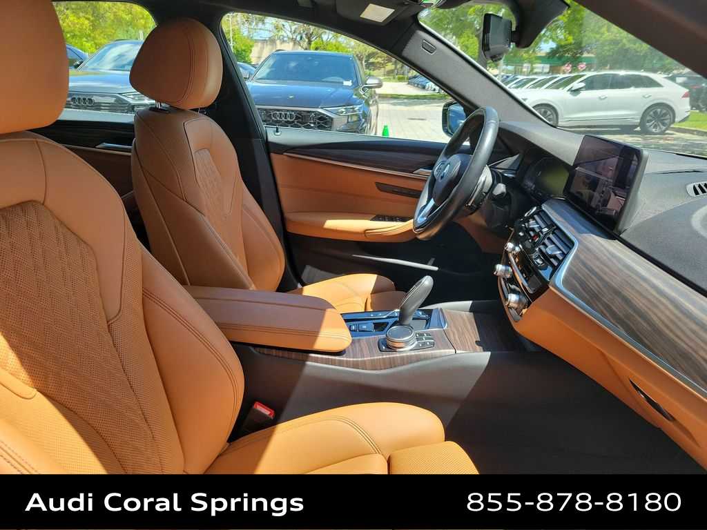 Thumbnail: 2021 BMW 5 Series - 22