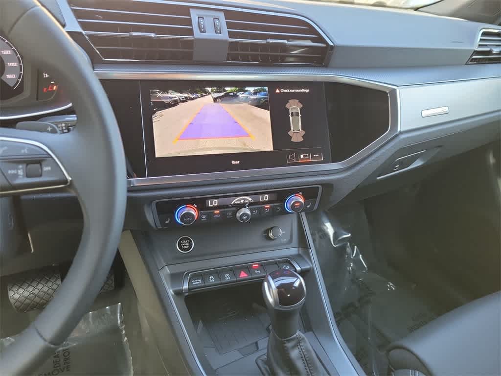 Thumbnail: 2025 Audi Q3 - 24