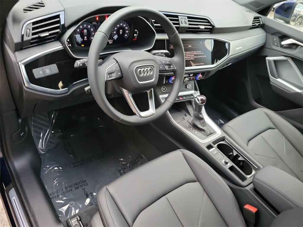 Thumbnail: 2025 Audi Q3 - 2