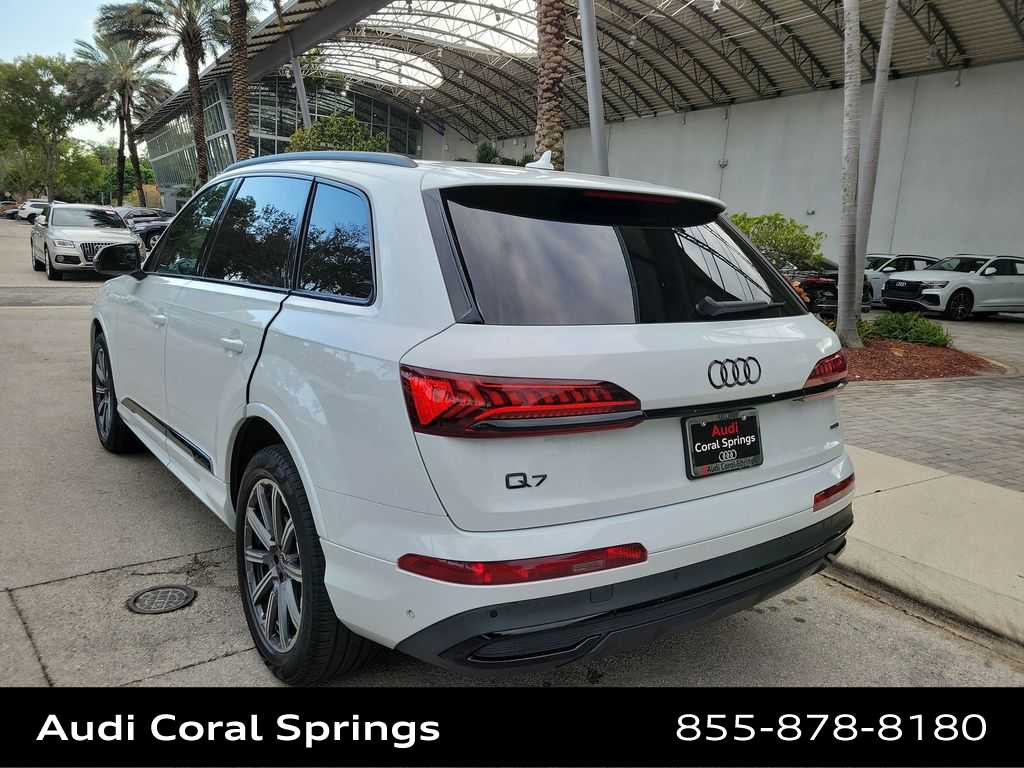 Thumbnail: 2023 Audi Q7 - 12