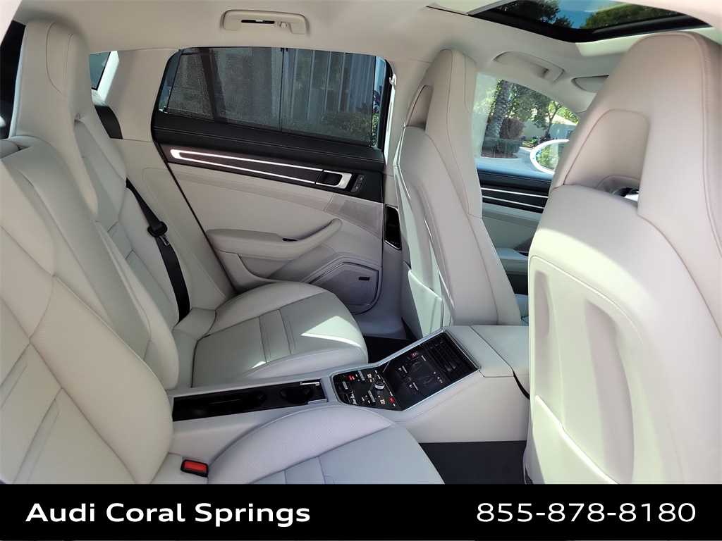 Thumbnail: 2022 Porsche Panamera - 21