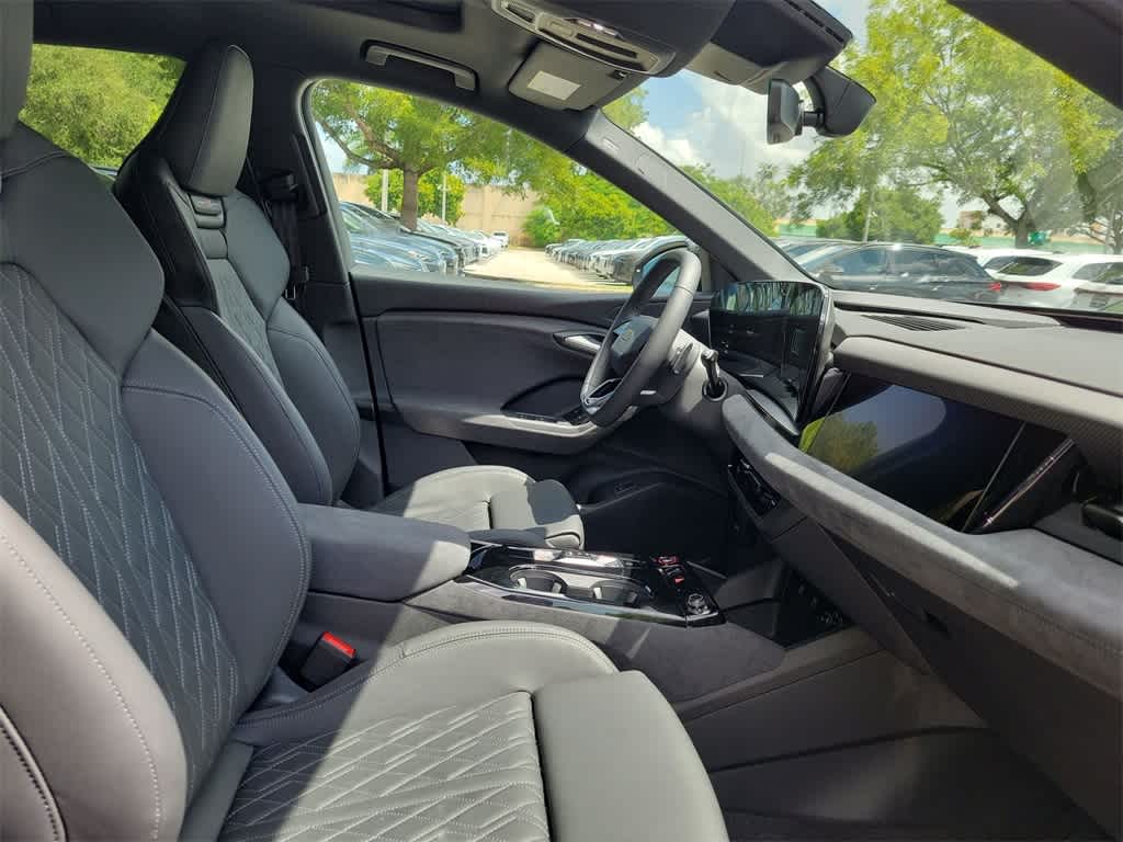 Thumbnail: 2025 Audi SQ6 e-tron - 14
