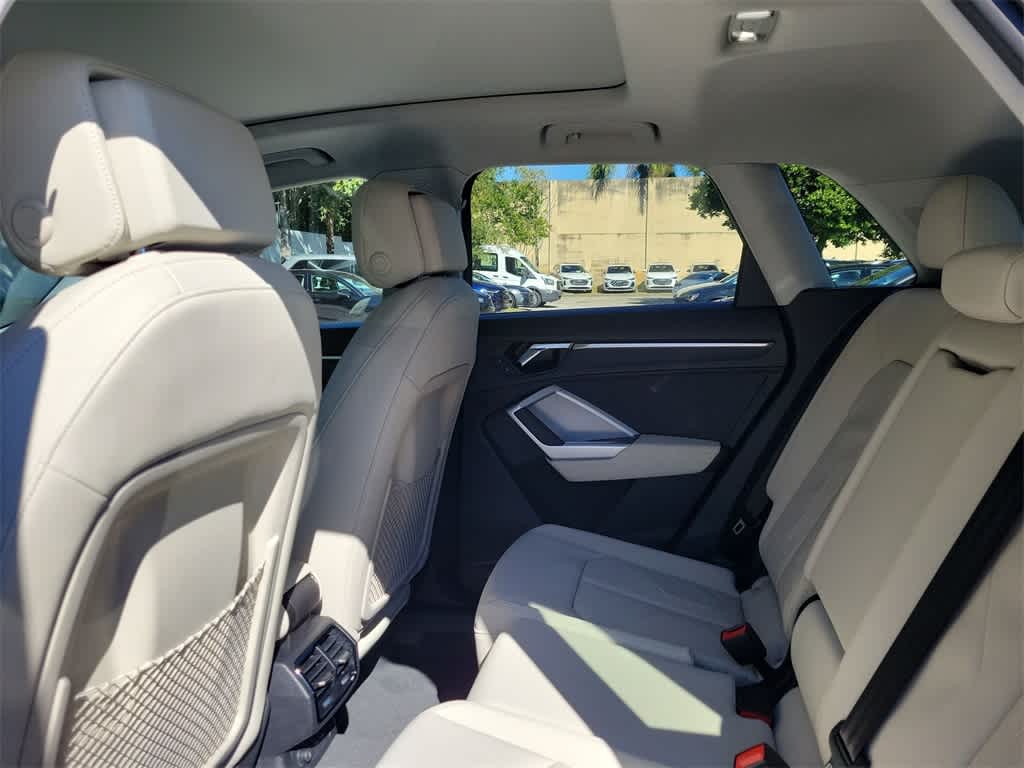 Thumbnail: 2025 Audi Q3 - 20