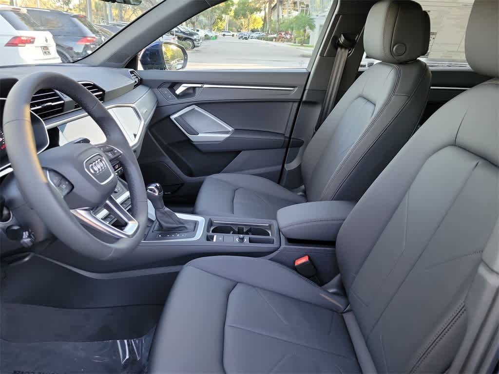 Thumbnail: 2025 Audi Q3 - 19