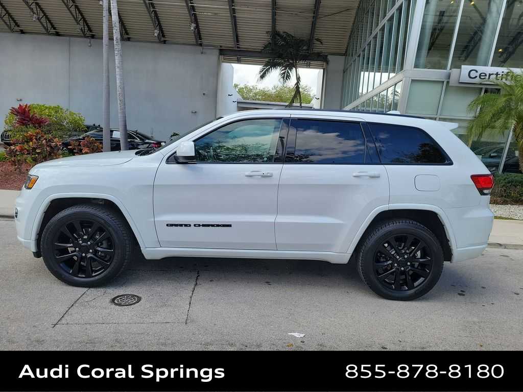 Thumbnail: 2019 Jeep Grand Cherokee - 5