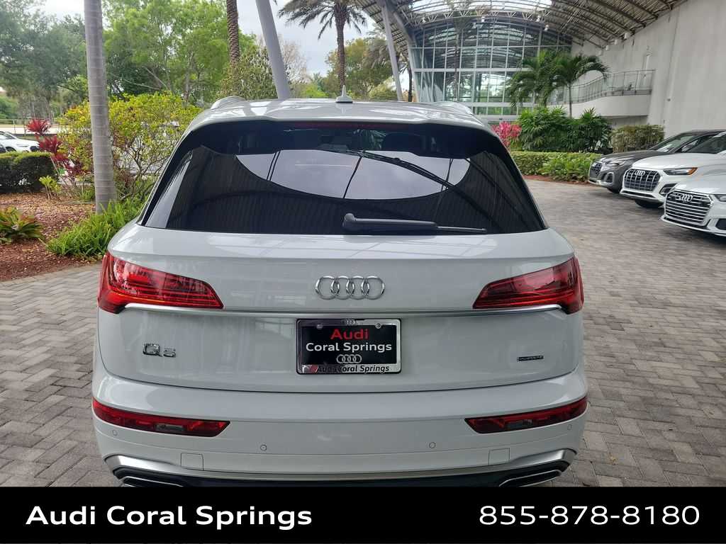 Thumbnail: 2022 Audi Q5 - 13