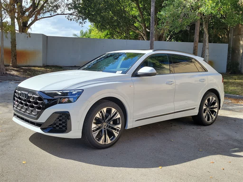 Thumbnail: 2026 Audi Q8 - 4