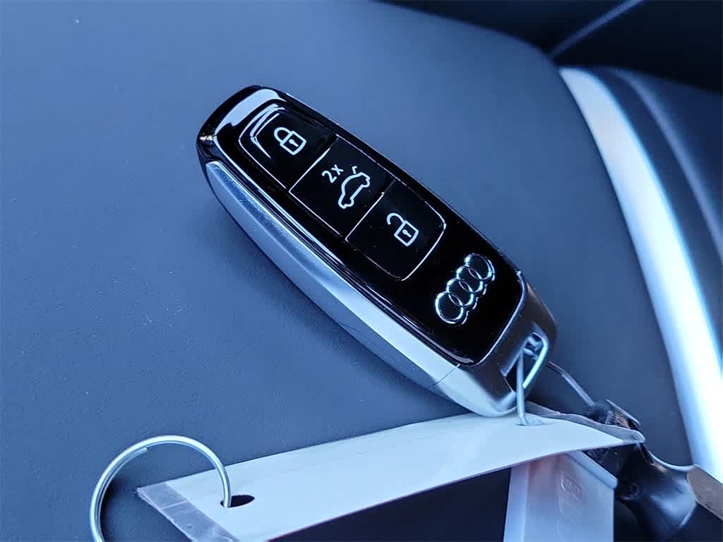 Thumbnail: 2026 Audi SQ7 - 20