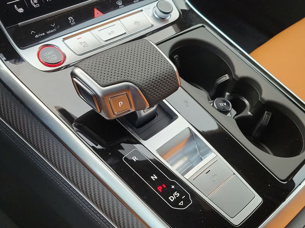 Thumbnail: 2026 Audi RS Q8 - 17