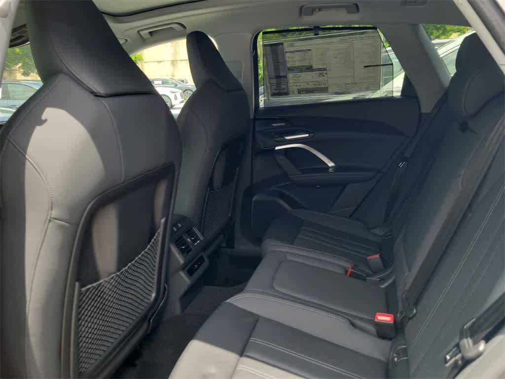 Thumbnail: 2025 Audi Q5 - 12