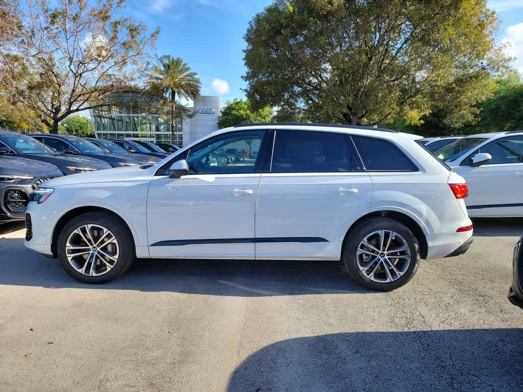 Thumbnail: 2026 Audi Q7 - 5