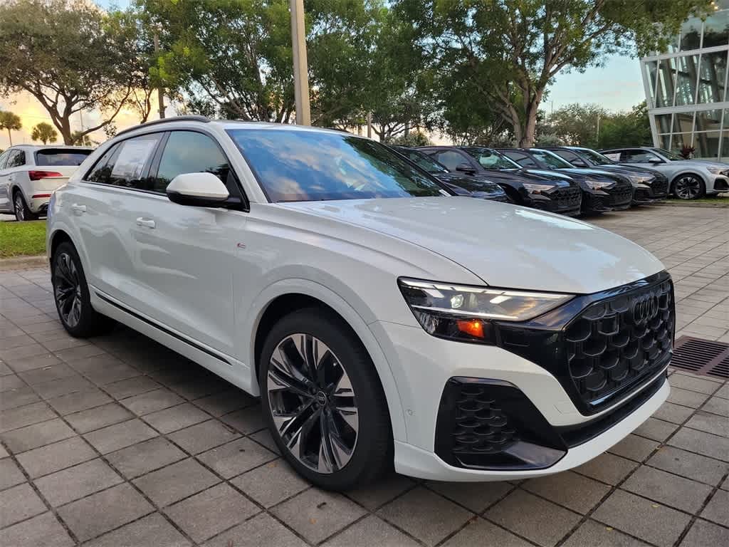 Thumbnail: 2026 Audi Q8 - 6