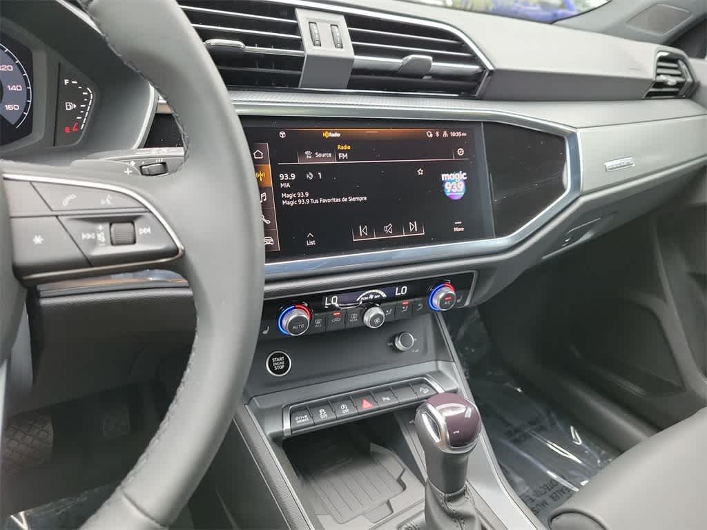 Thumbnail: 2025 Audi Q3 - 16